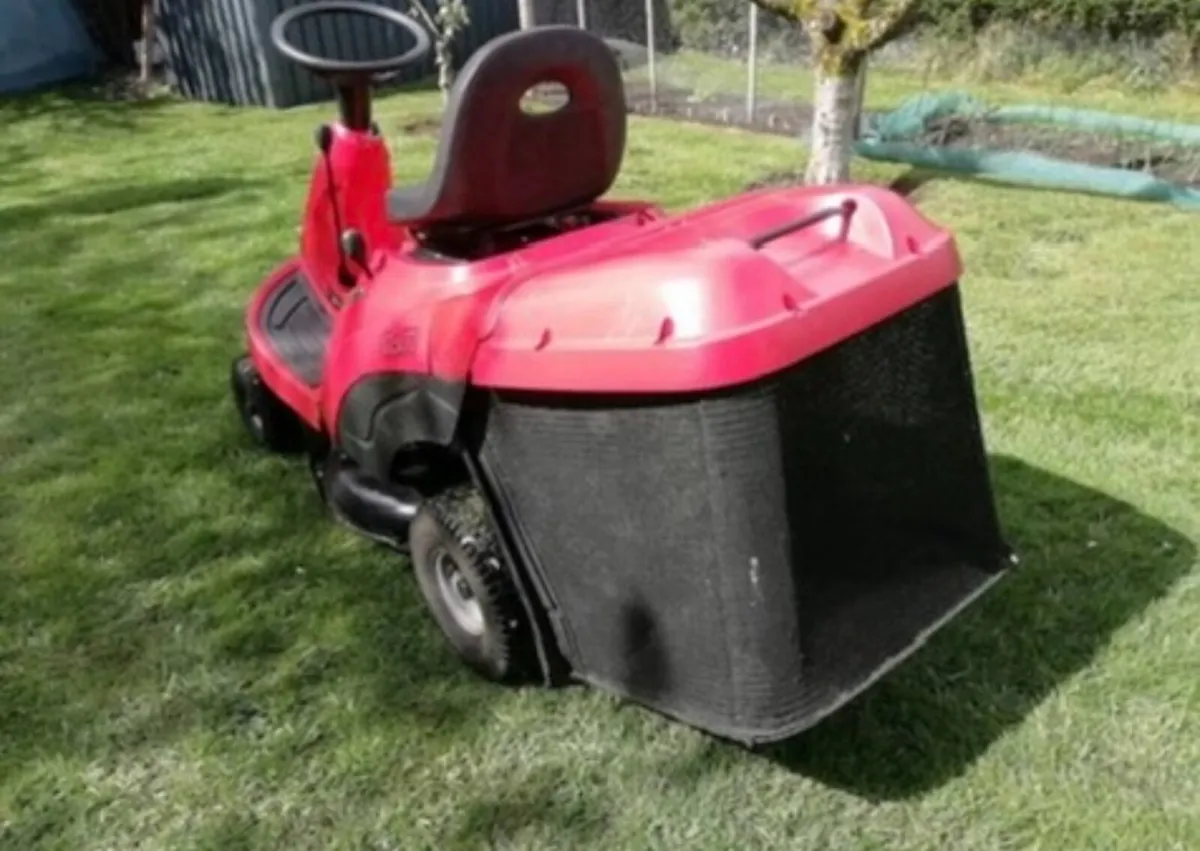 Ride on lawnmower - Image 2