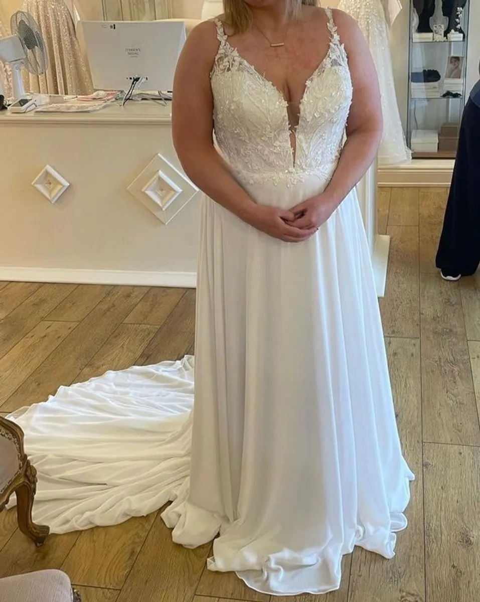 wedding dress - Image 2