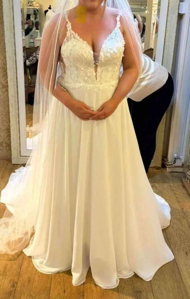 wedding dress - Image 4