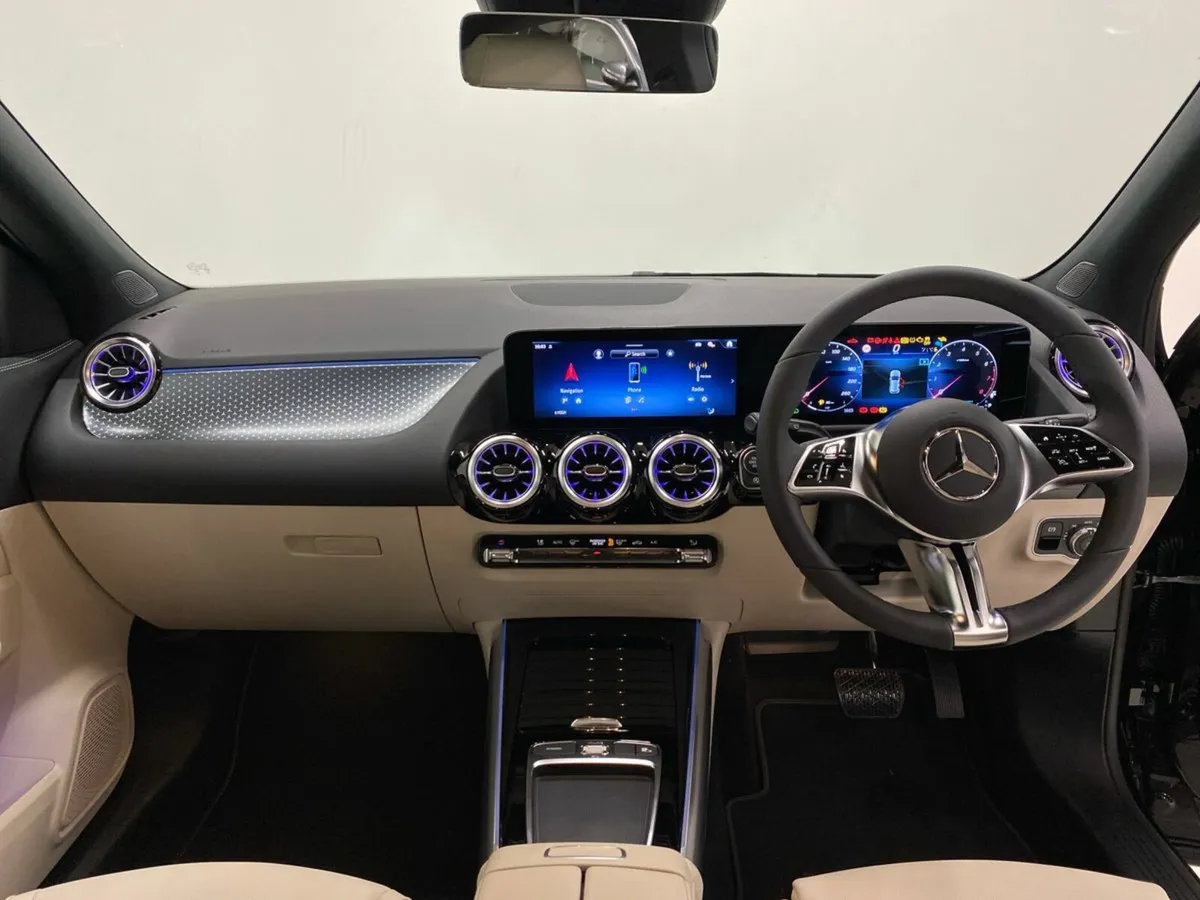 Mercedes-Benz GLA GLA 180 Progressive Plus | Heate - Image 3