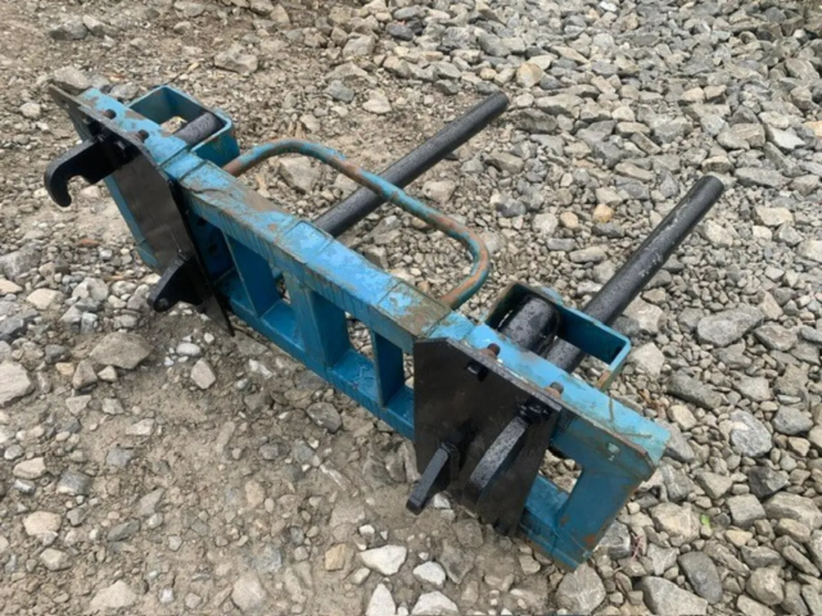 FLEMING HYD BALE HANDLER - Image 2