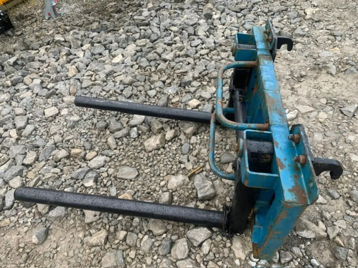 FLEMING HYD BALE HANDLER - Image 3