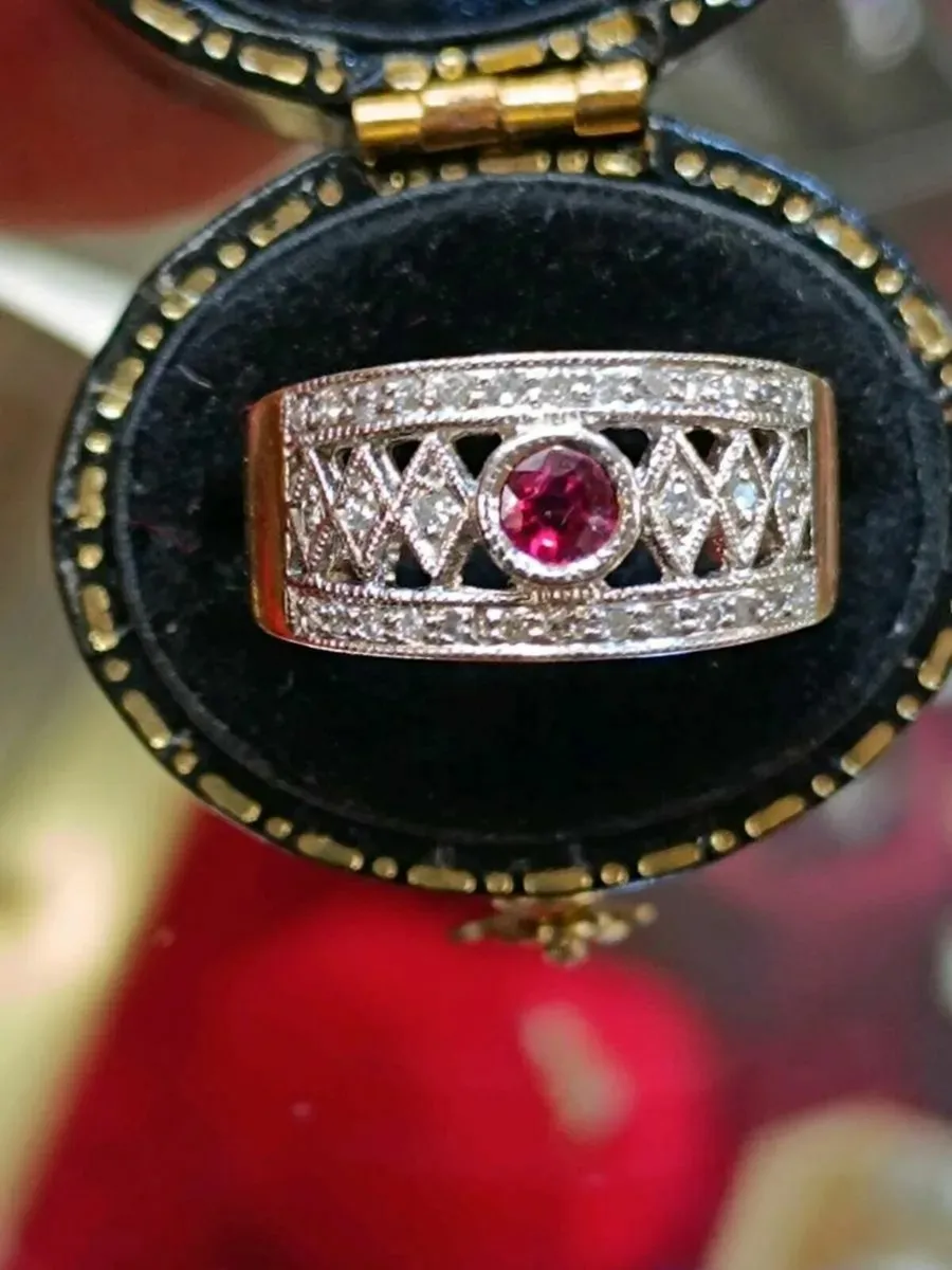 18k Yellow Gold Diamond & Ruby Wide Ring - Image 4