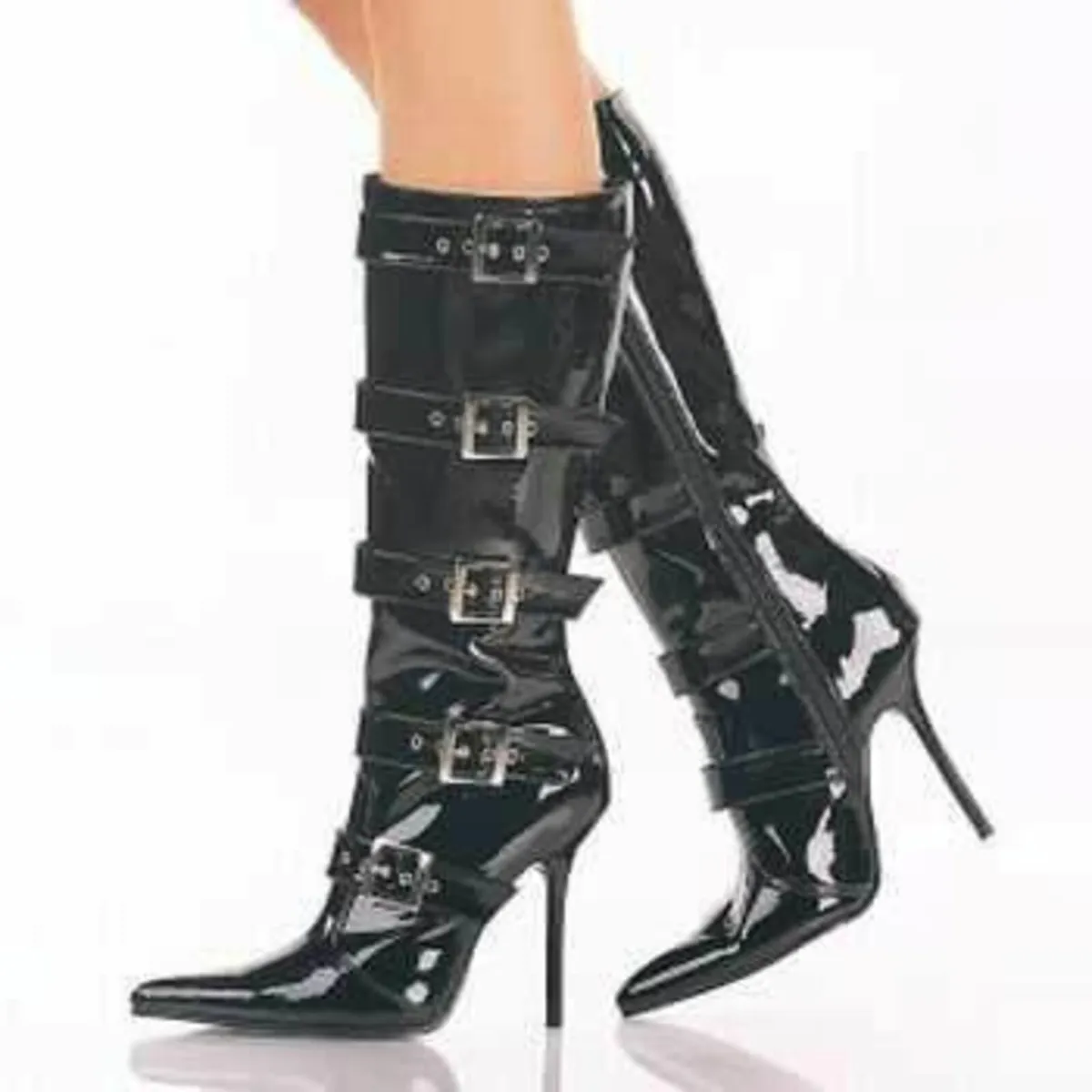 Lacquered black boots size uk 3 - Image 1