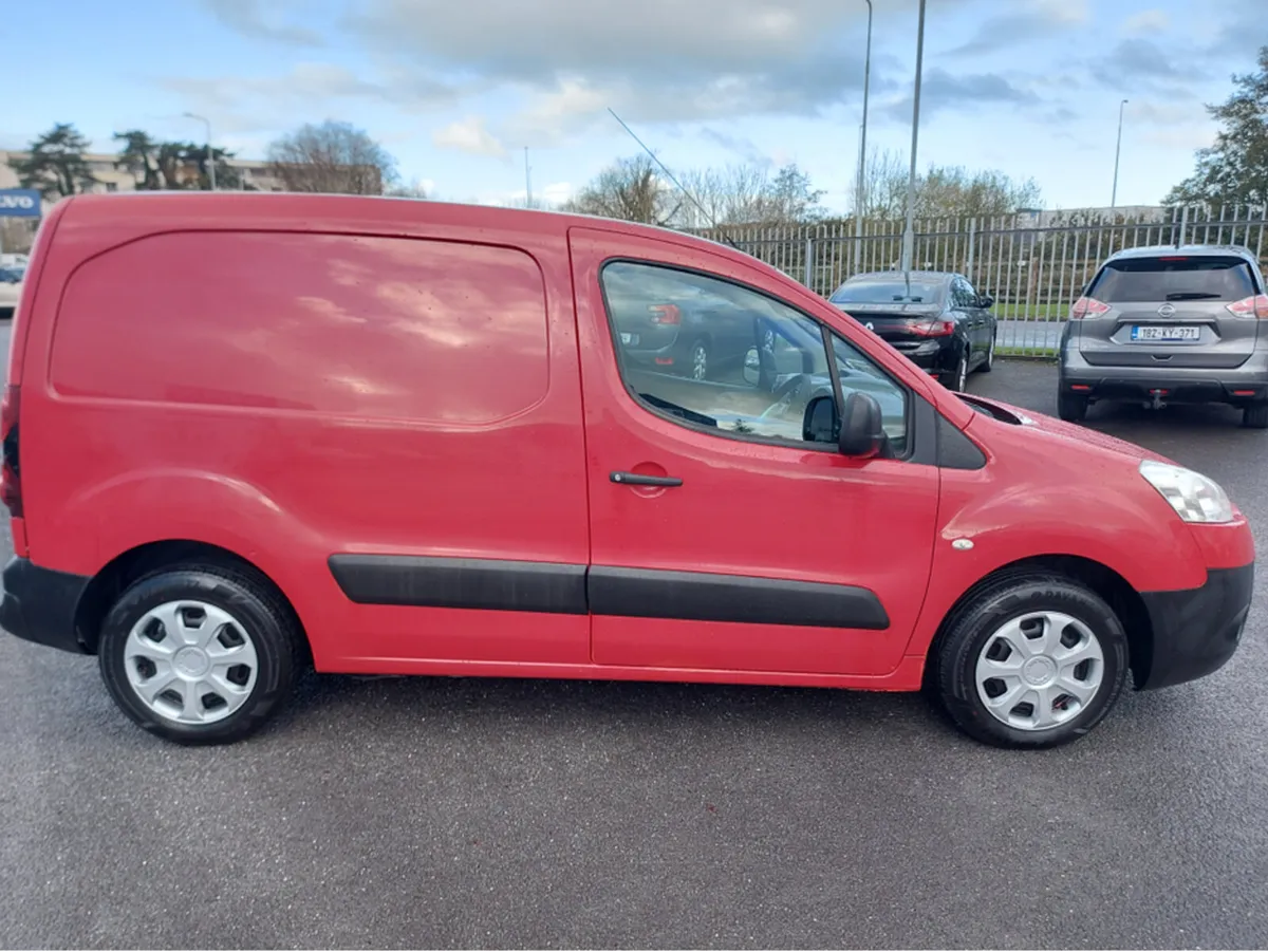 Peugeot Partner ACCESS 1.6 HDI 75 PANE PANELED 4DR - Image 3