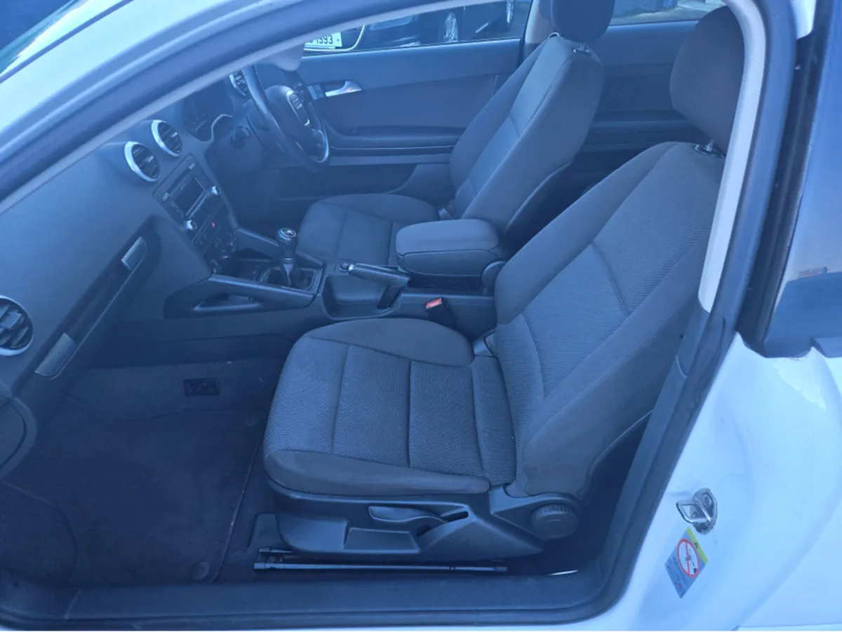 Audi A3 1.6 TDI 105 3 DOOR SLINE SPEC// LOW MILEAG - Image 3