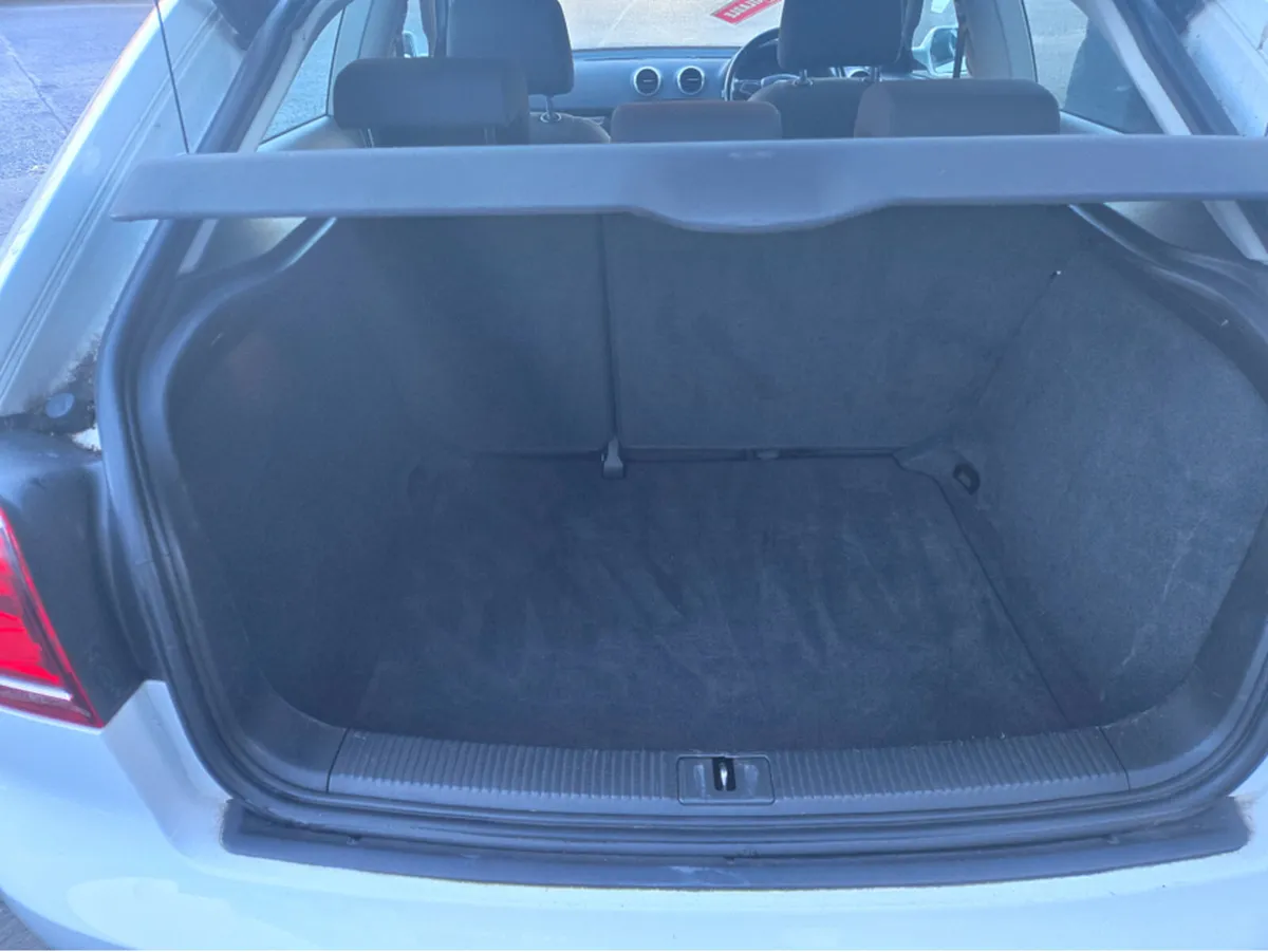 Audi A3 1.6 TDI 105 3 DOOR SLINE SPEC// LOW MILEAG - Image 4