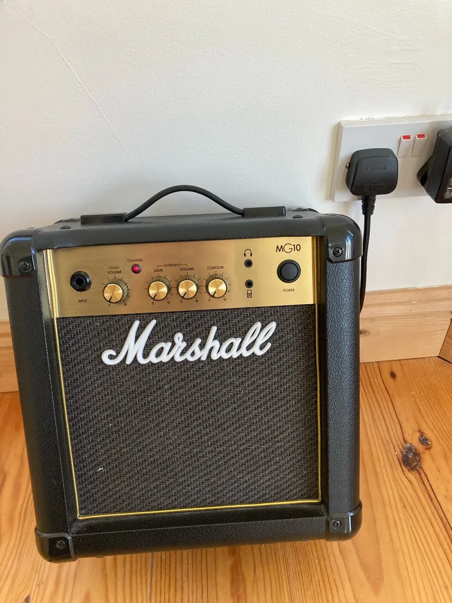 Fender Squier Electric Guitar & Amp Bundle - Image 2