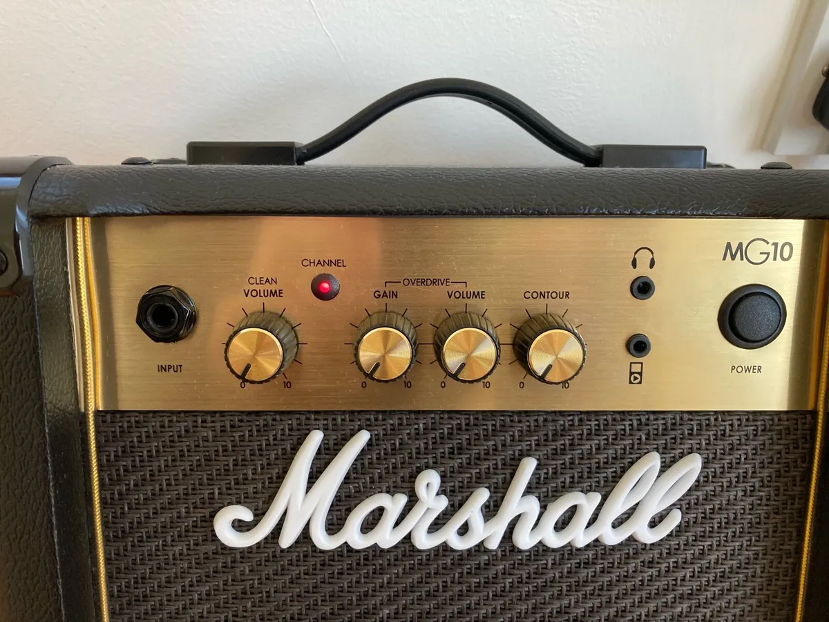 Fender Squier Electric Guitar & Amp Bundle - Image 3