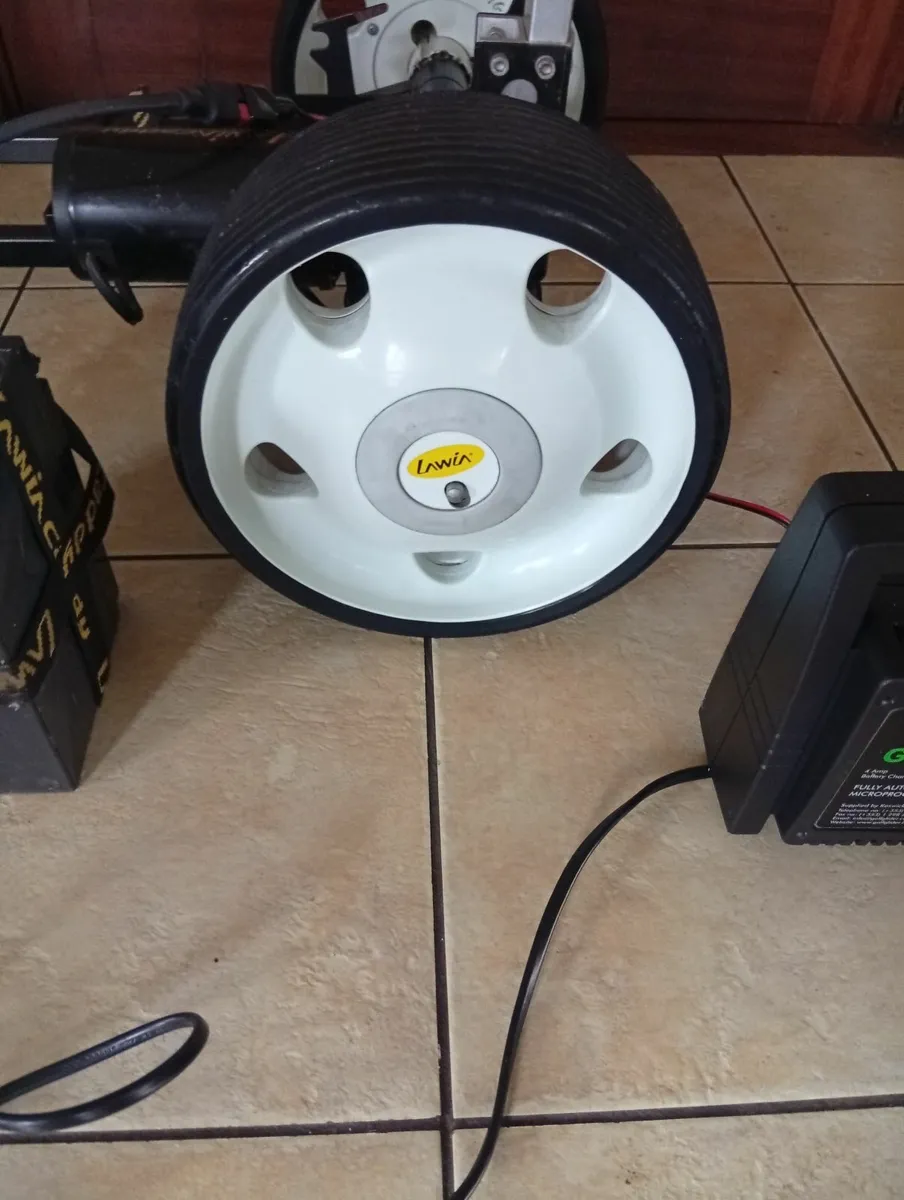 Electric Golf Trolley Complete with Battery/Charge - Image 2