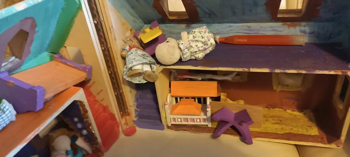 Small Dolls House - Image 4