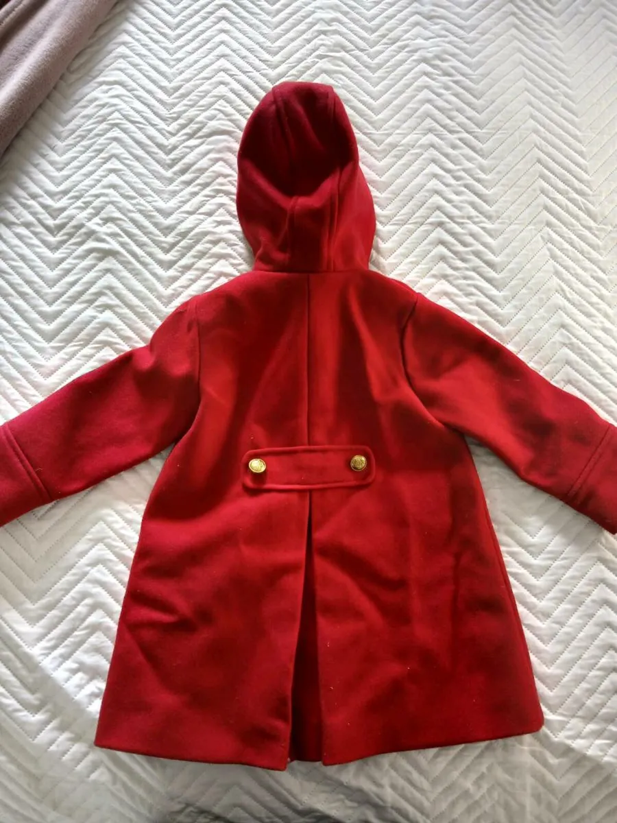 red coat - Image 2