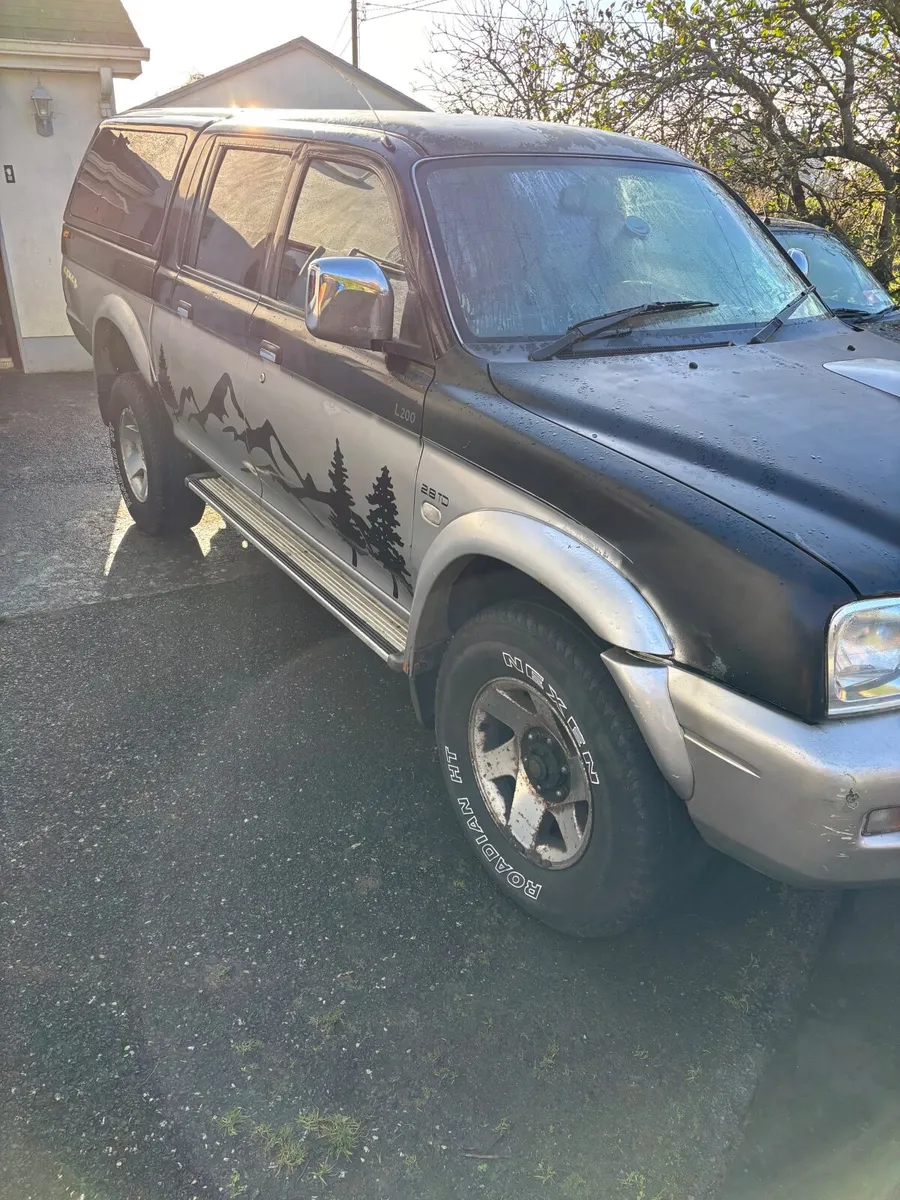 Mitsubishi Pajero 2004 - Image 3