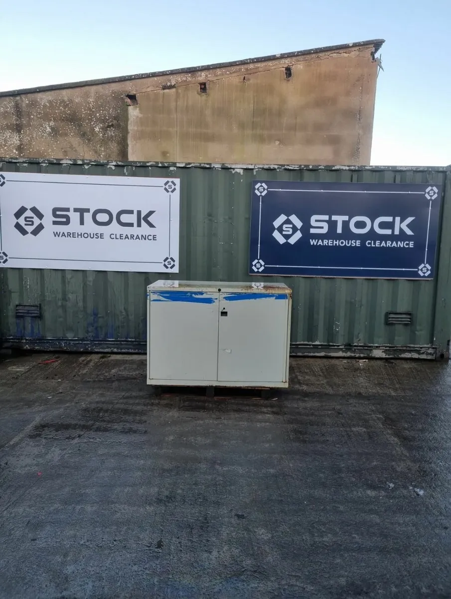 Heavy duty steel cabinet - Image 1