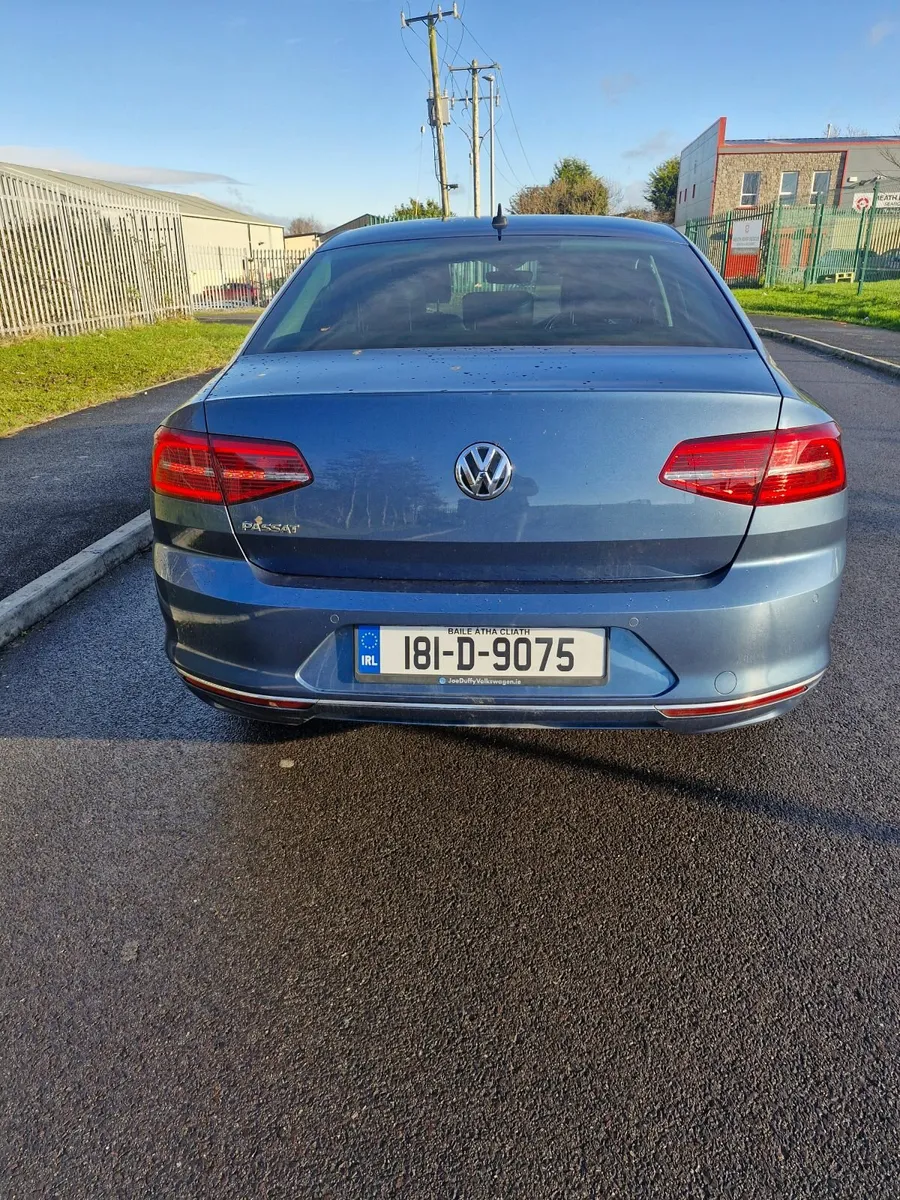 Volkswagen Passat 2018 Highline 1.6TDI M6F 120BHP - Image 3