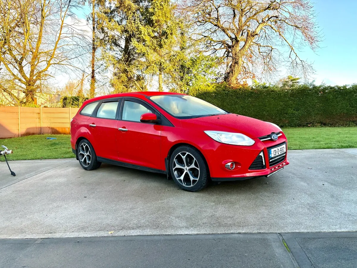 2013 FORD FOCUS ESTATE NCT 06/26 TAXED 09/26 - Image 1