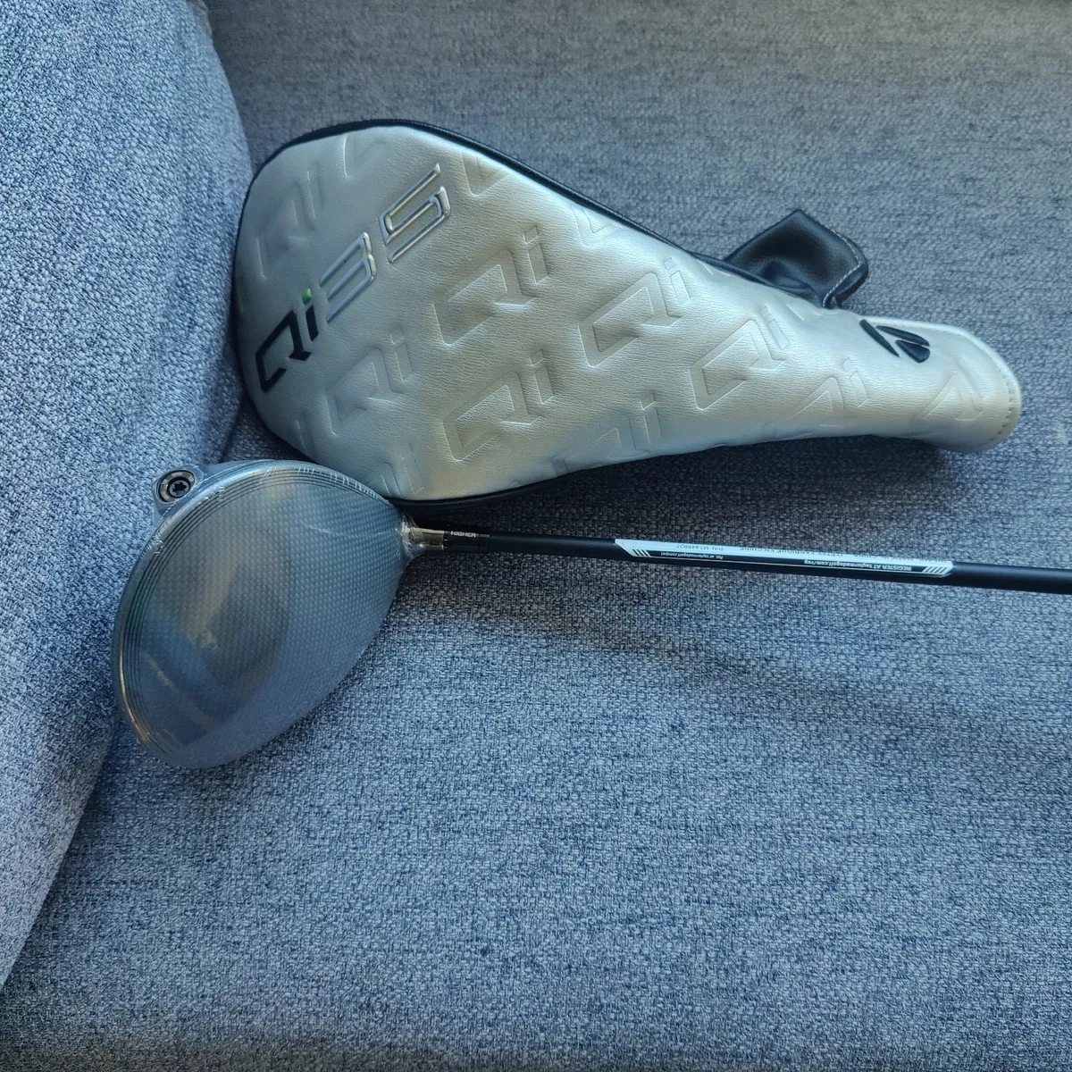 Taylormade QI35 max golf driver - Image 3