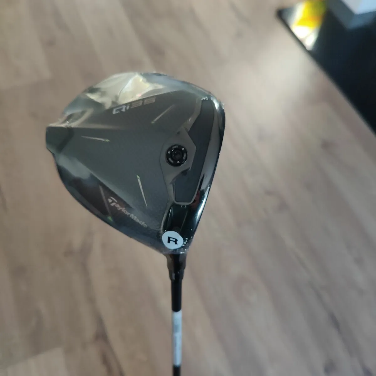 Taylormade QI35 max golf driver - Image 4