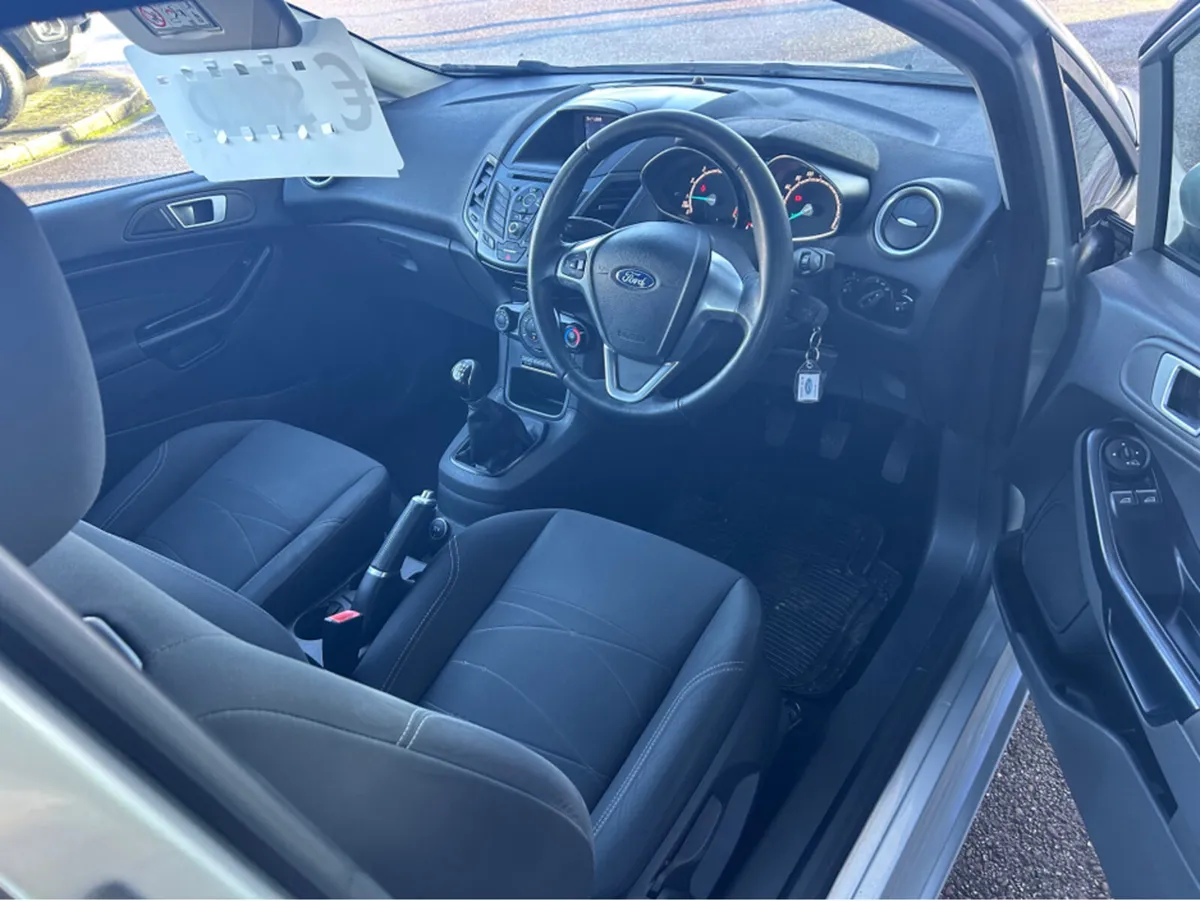Ford Fiesta MCA ZETEC 1.0 65PS M5 2 4DR - Image 3