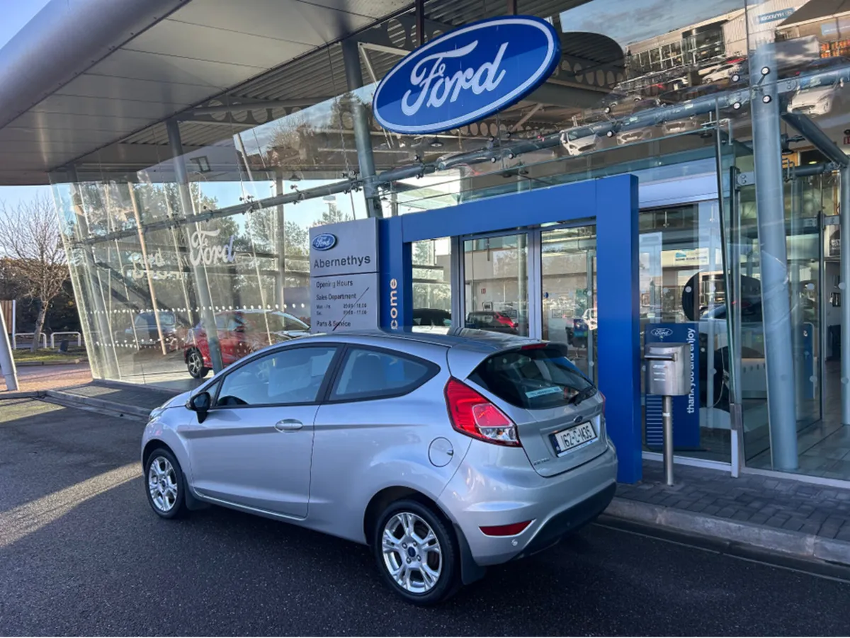 Ford Fiesta MCA ZETEC 1.0 65PS M5 2 4DR - Image 4