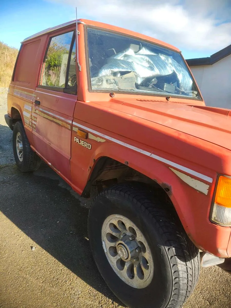 1991 mitsubishi Pajero MK1 commercial - Image 3