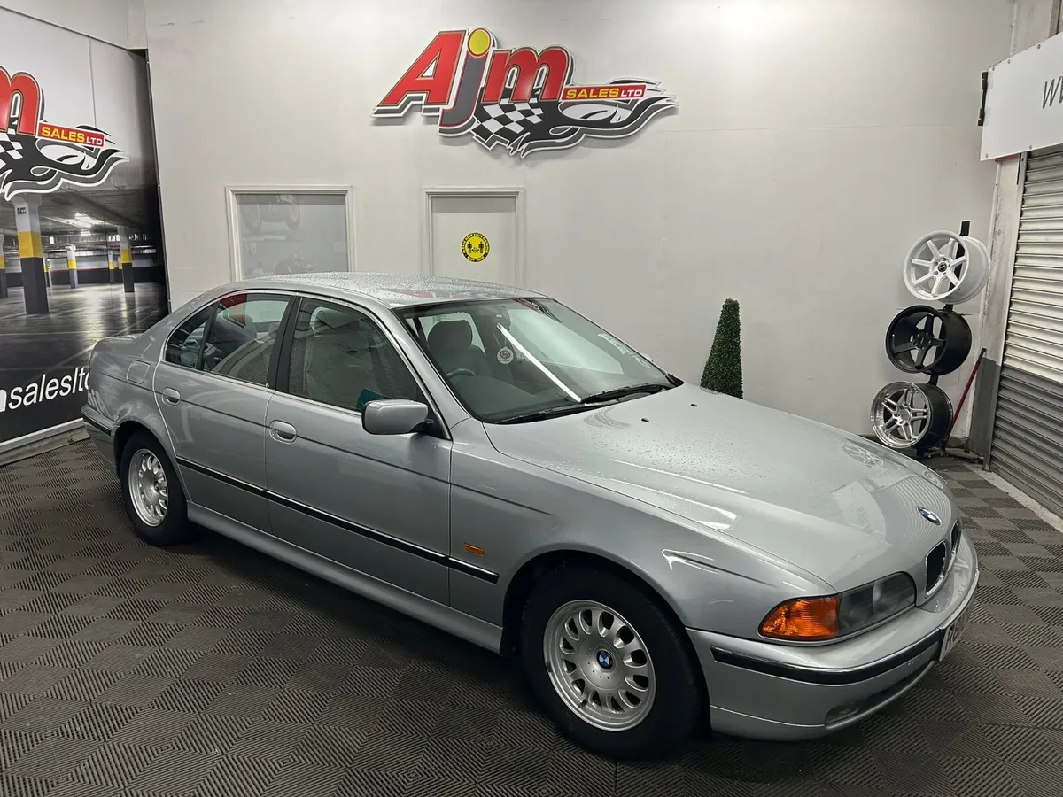 BMW 5-Series 523i SE 1998 - Image 1