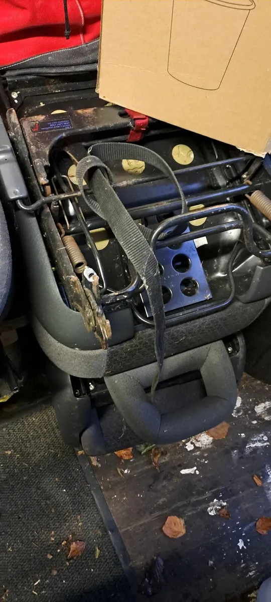 Ford transit seat swivel & seats - Image 3