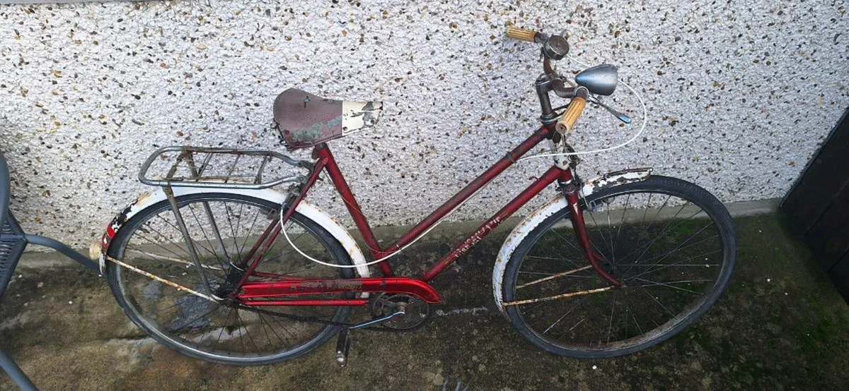 Vintage 60s Robin hood Nottingham bike - Image 1