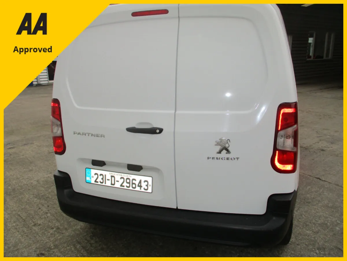 Peugeot Partner ACTIVE PLUS 1.5 BLUE  HDI 100 TAX - Image 3