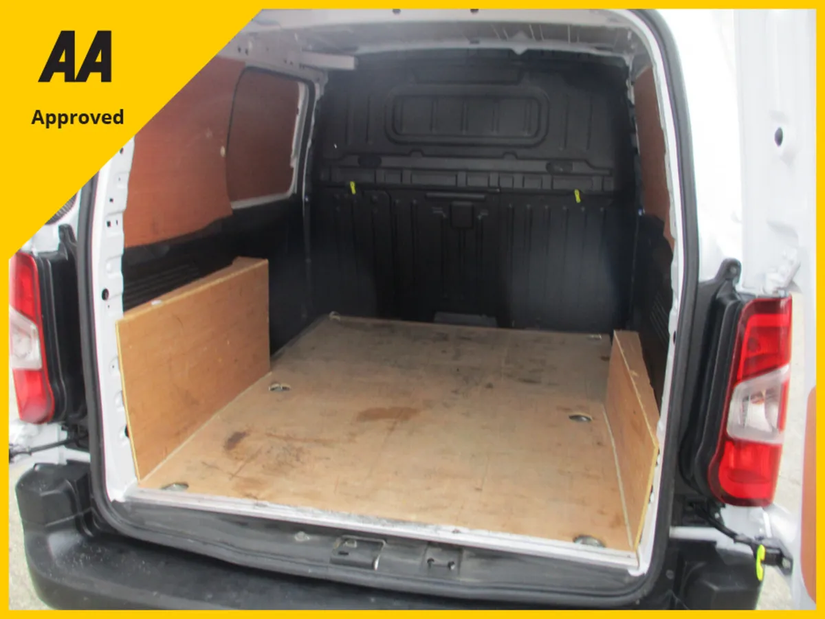 Peugeot Partner ACTIVE PLUS 1.5 BLUE  HDI 100 TAX - Image 4