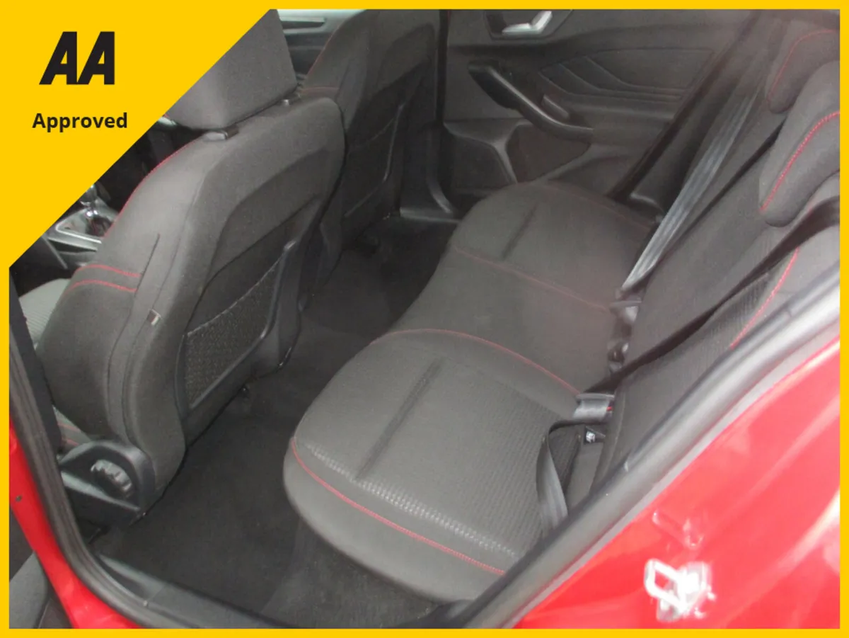Ford Focus ST-LINE 1.0 PETROL 125PS HIGH SPEC  WIT - Image 4