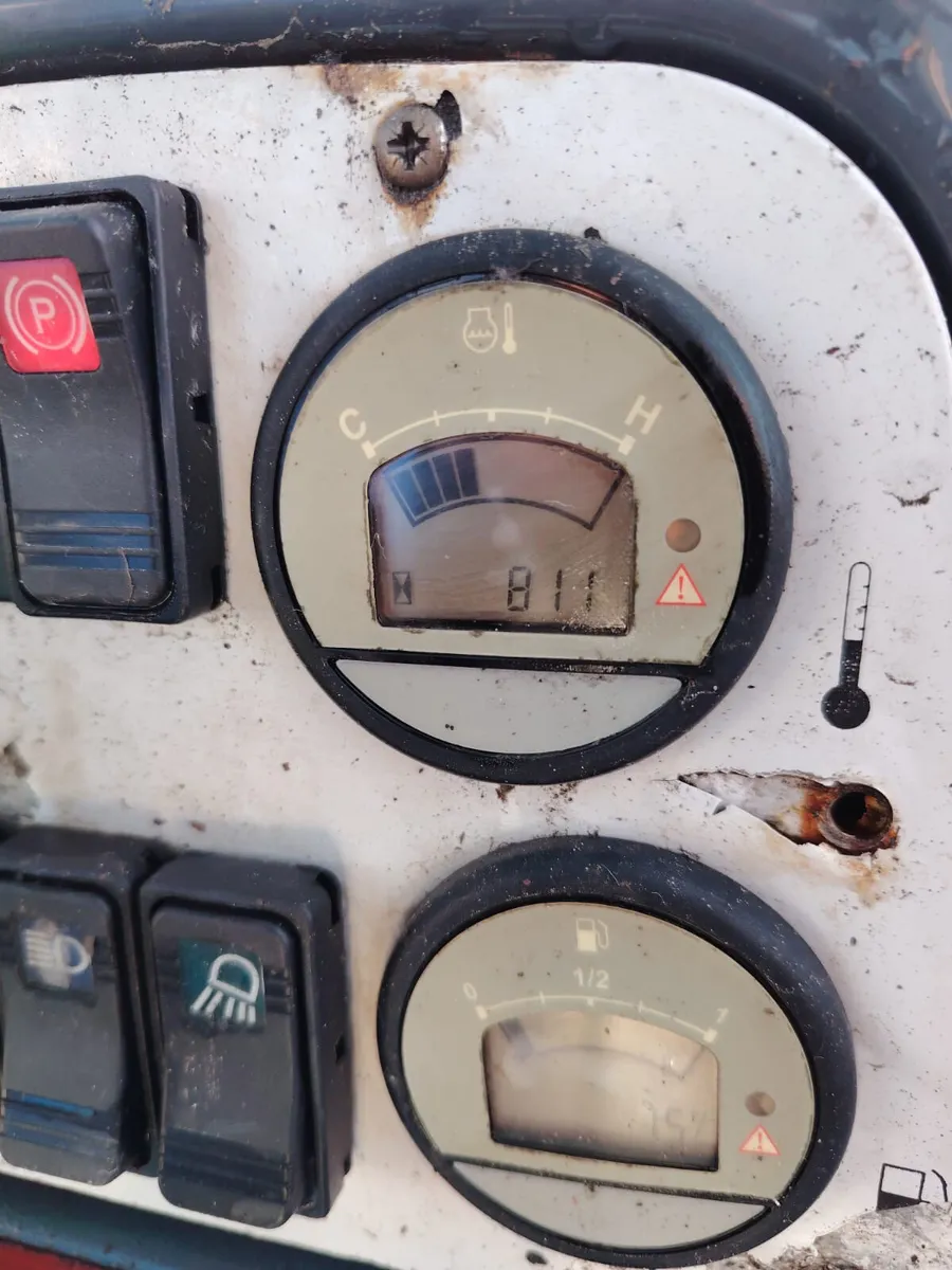 2017 Moffet M4-3 Extending Tows 800 hrs - Image 4