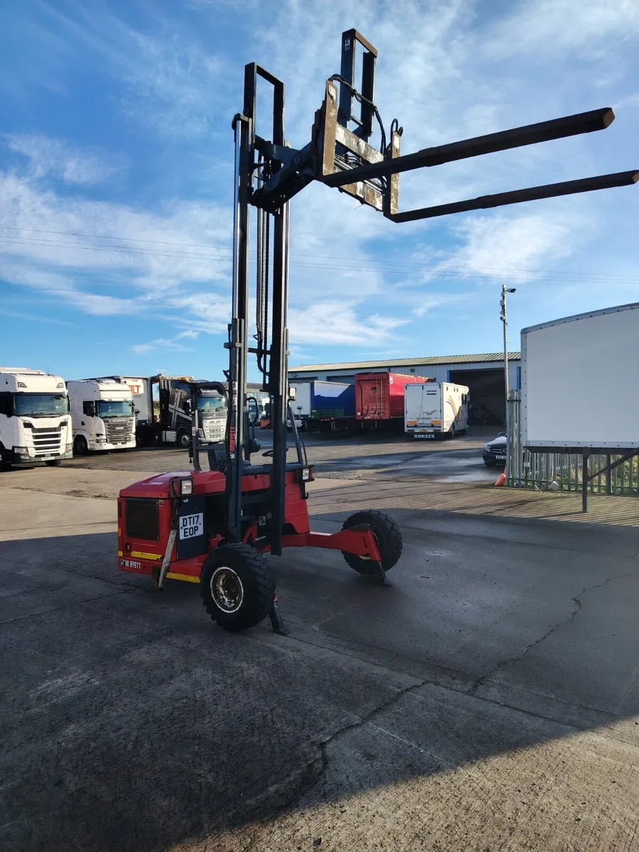 2017 Moffet M4-3 Extending Tows 800 hrs - Image 1