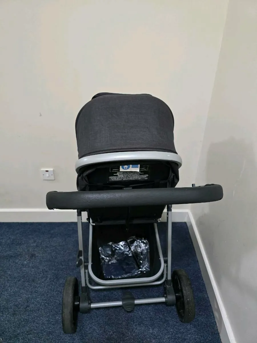 Red kite travel system - Image 4