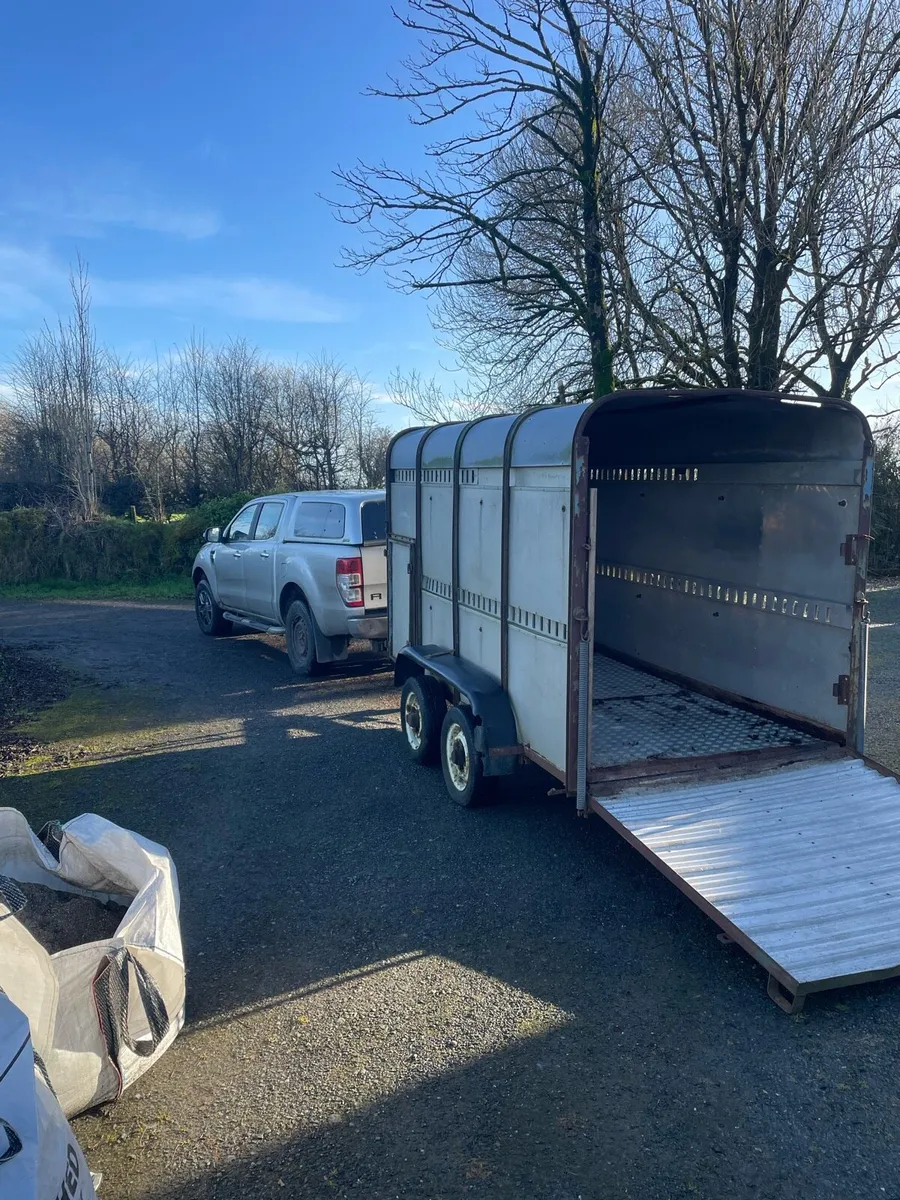 Cattle trailer - Image 1