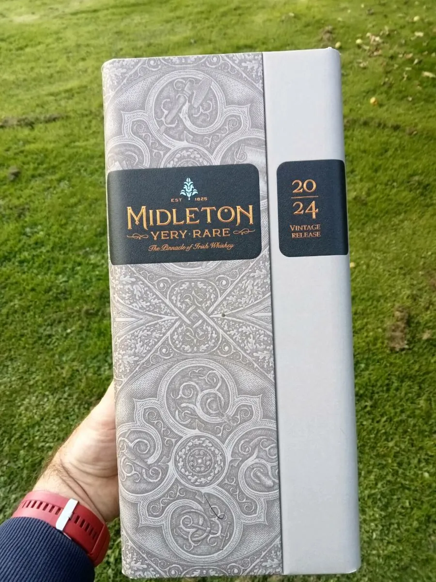 Middleton very rare whiskey box - Image 1