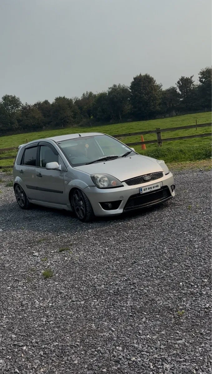 Ford Fiesta - Image 1