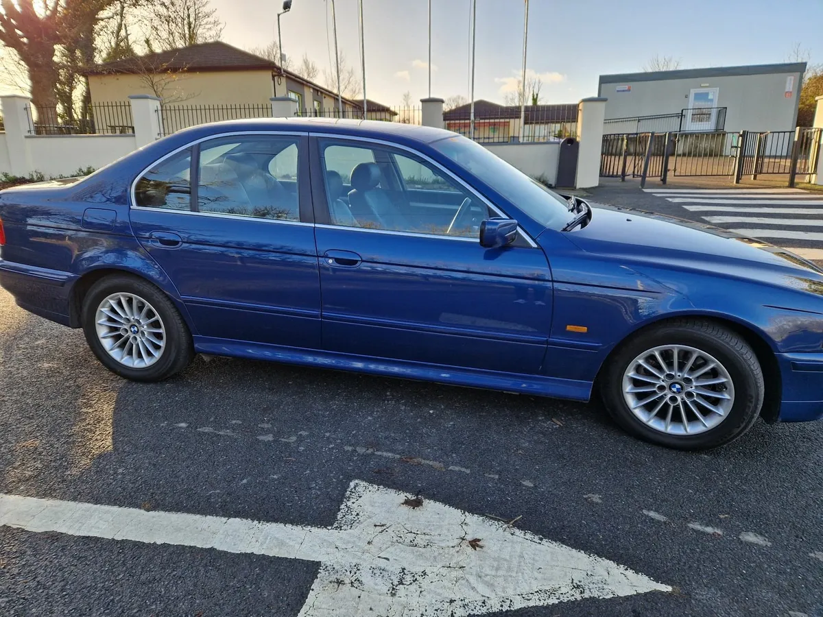 BMW 5-Series 2002 - Image 1