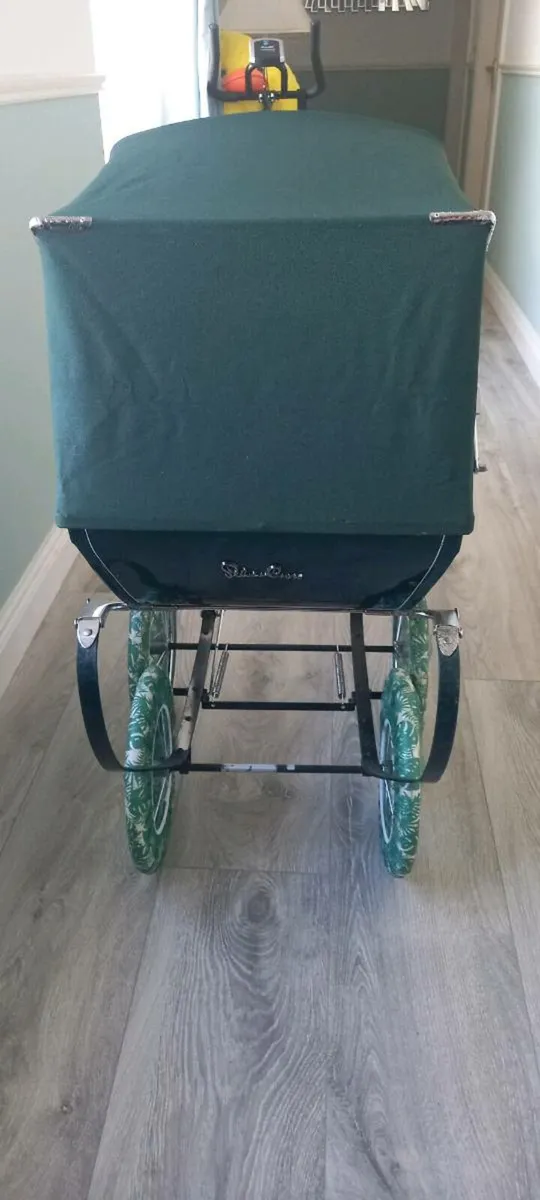 Silver Cross Pram - Image 4