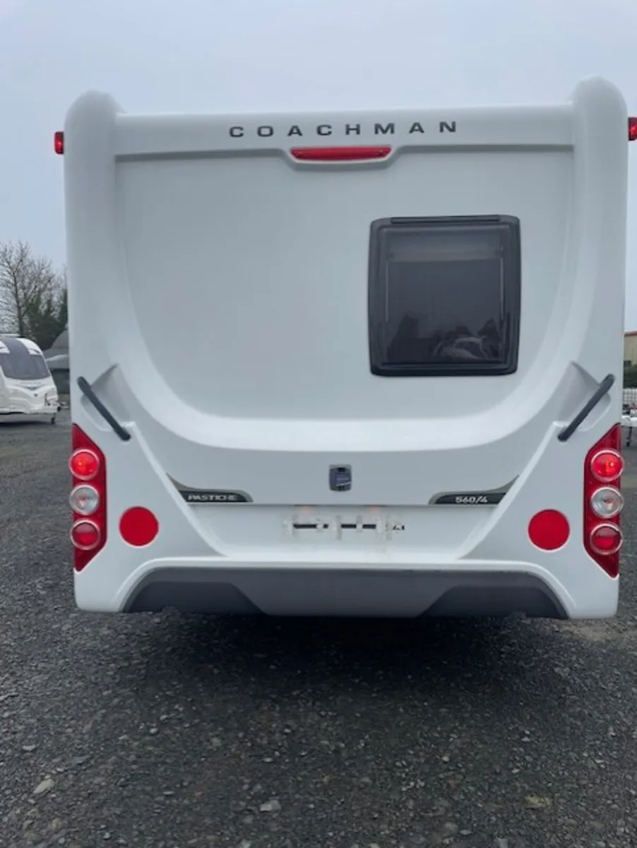 2014 Coachman Pastiche 560/4 Fixedbed End Bathroom - Image 3