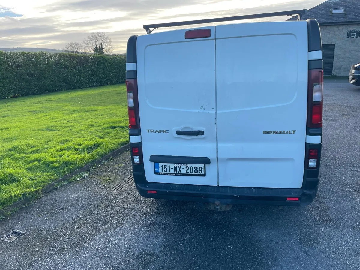151 Renault Traffic Commercial Van - Image 4