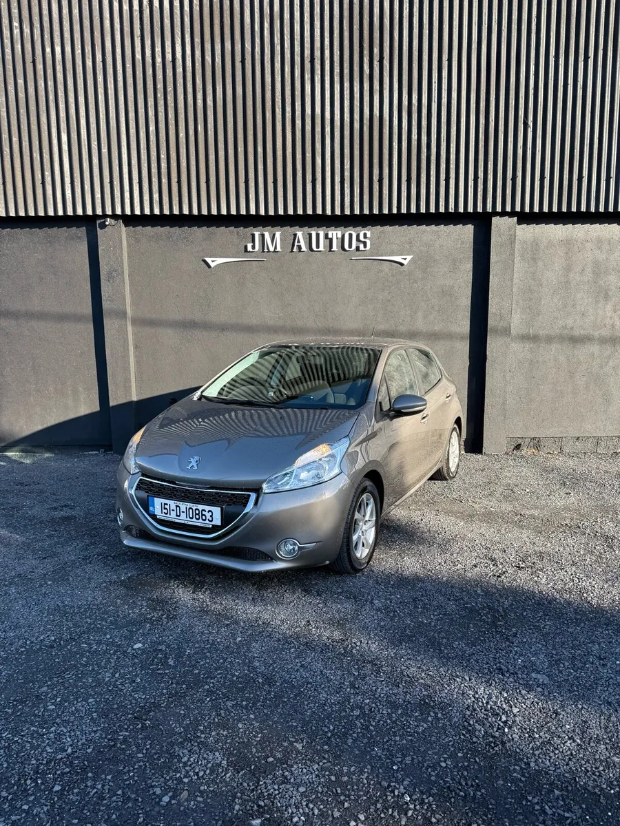 2015 PEUGEOT 208 - Image 1