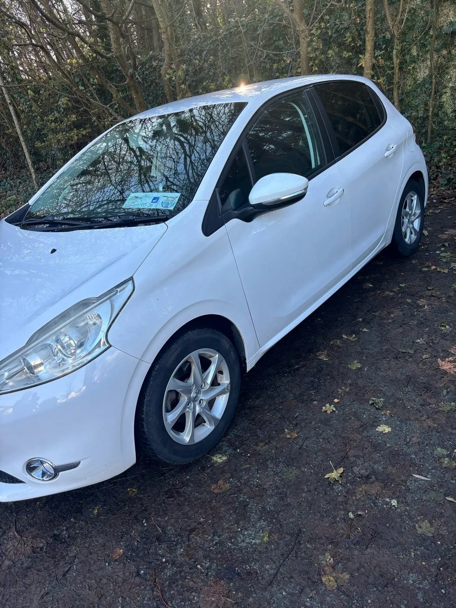 Peugeot 208 - Image 3