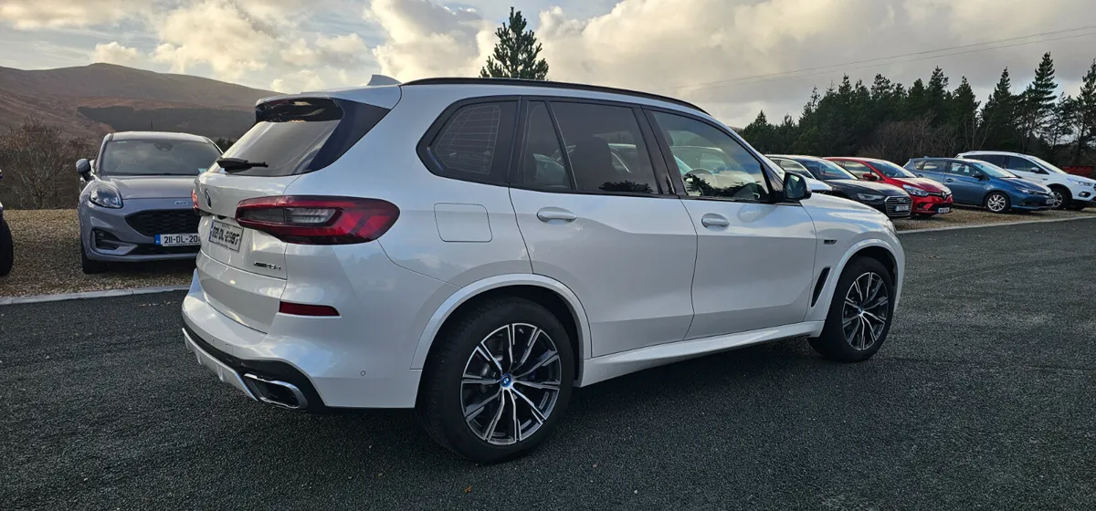 BMW X5 xDrive45e M Sport Plug-in Hybrid 2022 - Image 4