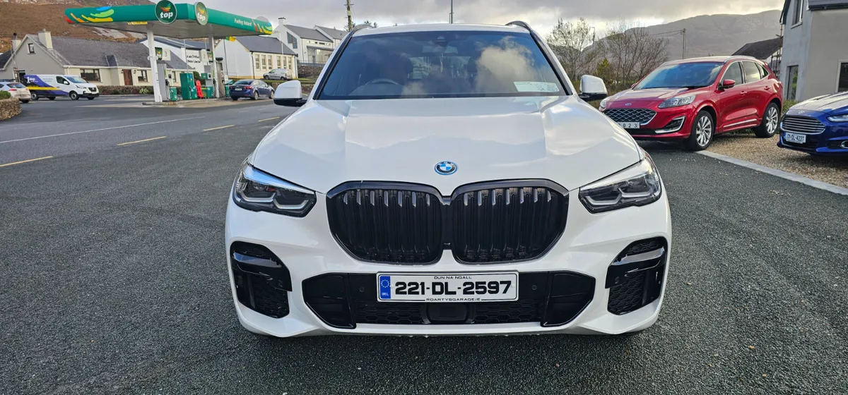 BMW X5 xDrive45e M Sport Plug-in Hybrid 2022 - Image 2