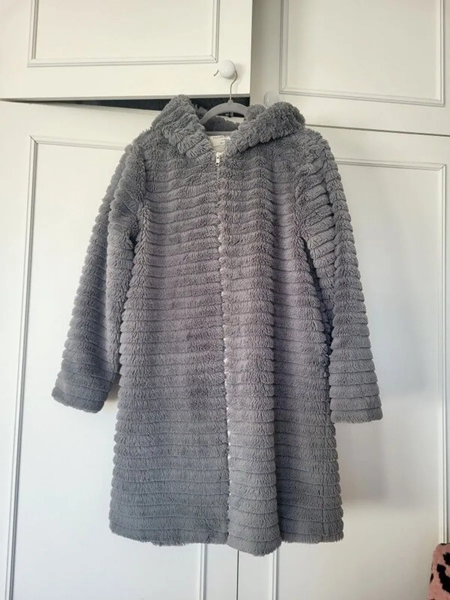 Stunning Faux Fur Coat - Image 2