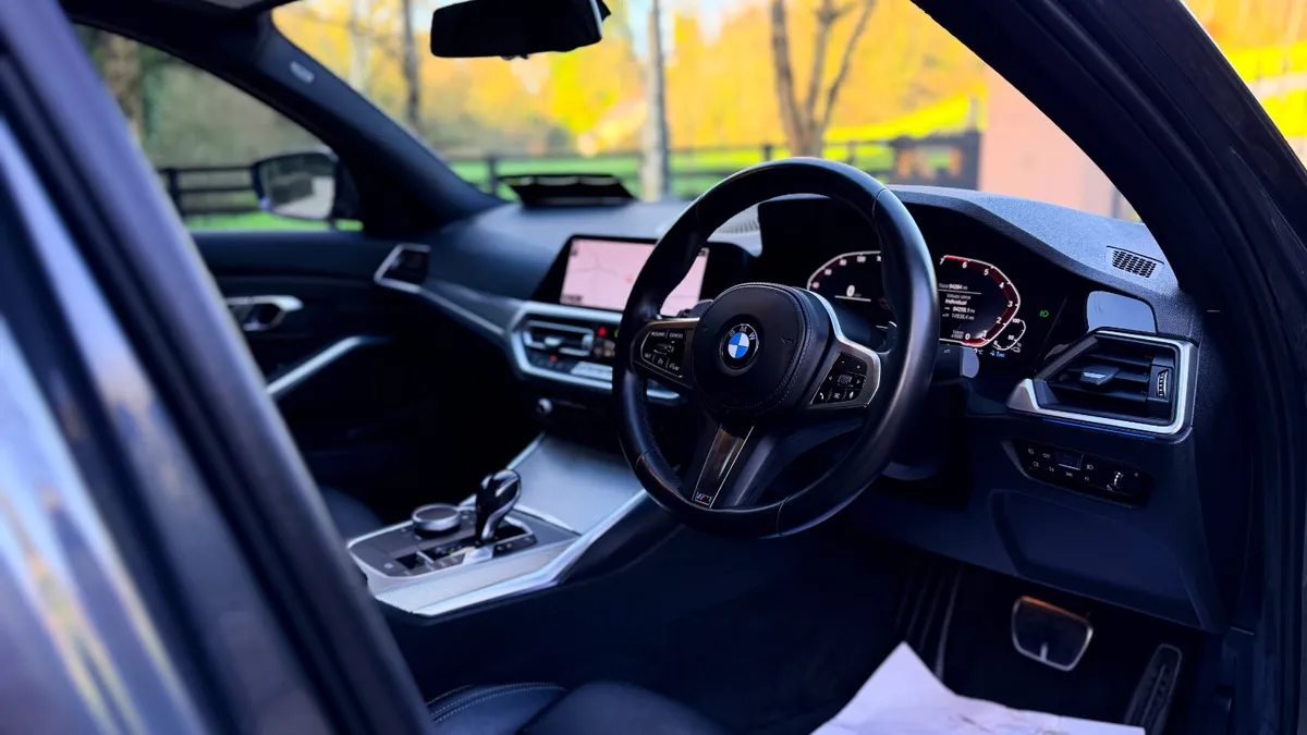 2021 (212)  BMW 330e M-SPORT  290BHP **MEGA VALUE - Image 4