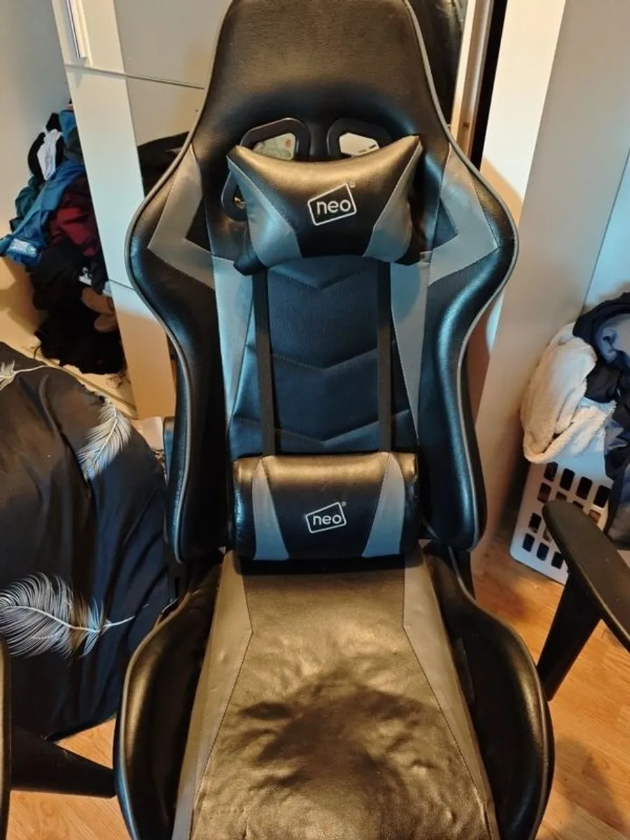 gaming monitor 4k +desk and gaming chair - Image 2