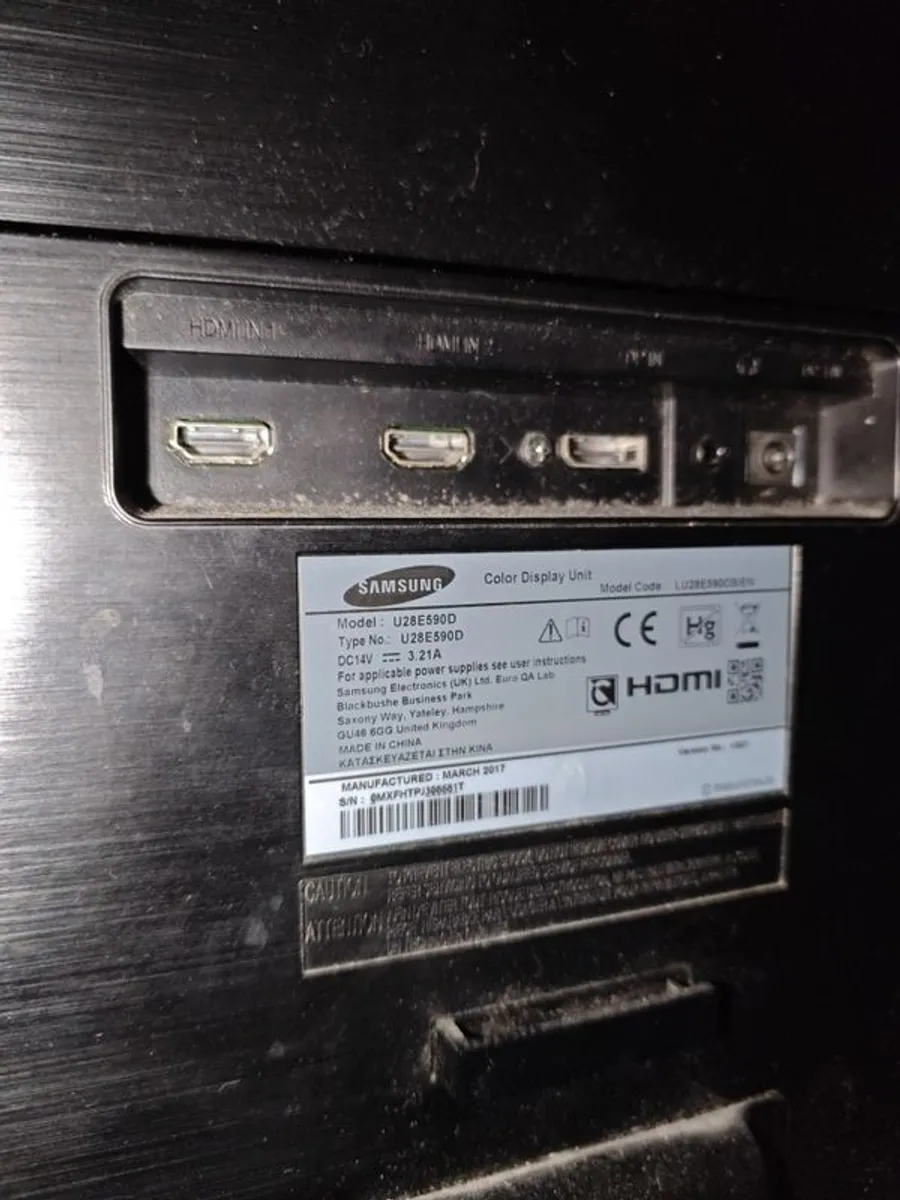 gaming monitor 4k +desk and gaming chair - Image 3