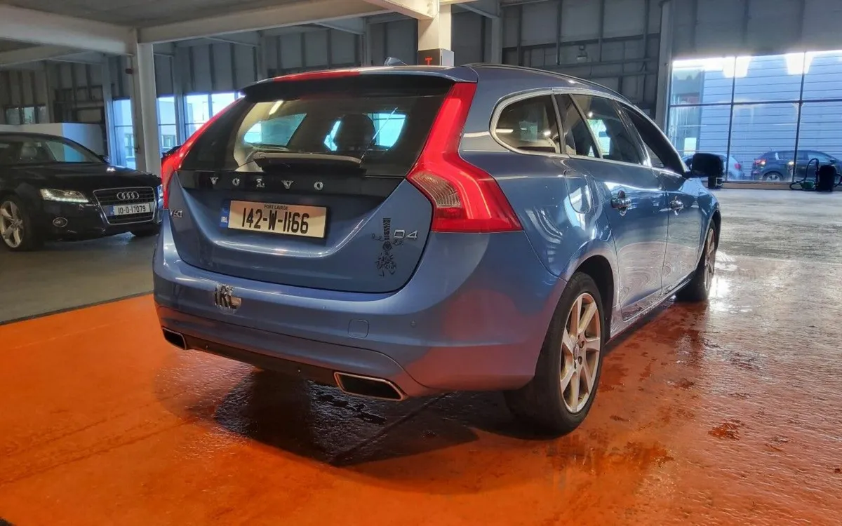 Volvo V60 D4 (181hp) SE Geartronic - Image 4